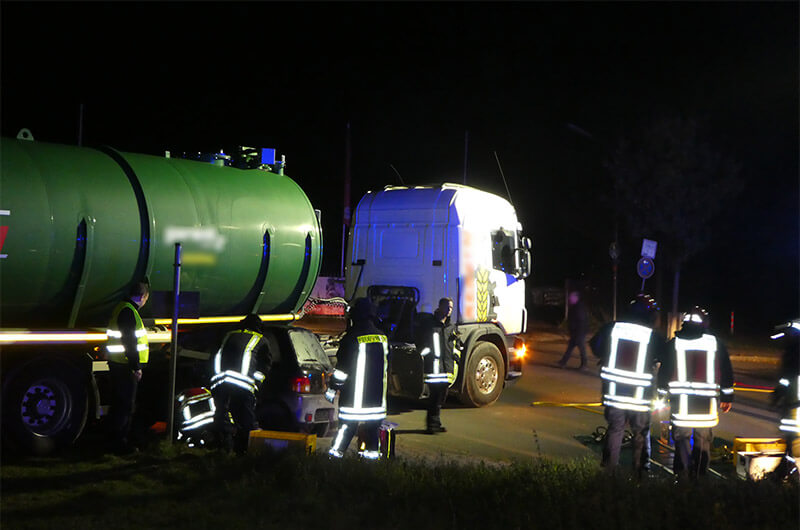 szenario_kfz_unter_lkw_uebung
