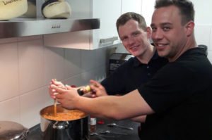 jf_ueb_plaungsteam_kocht