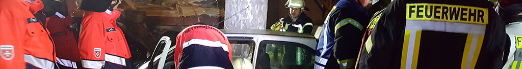 malteser_wehrmaenner_vor_unfall_kfz
