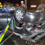 auto_auf_dach_abgestuetzt_heckansicht_II