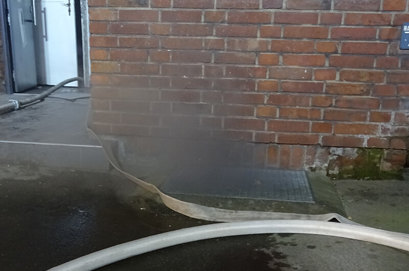 ez_1502_18_qualm_kellerfenster_II