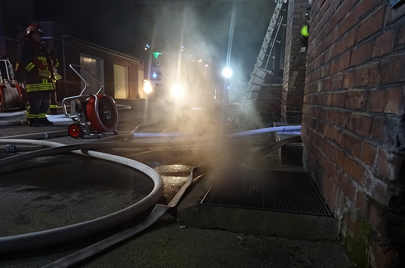 ez_1502_18_qualm_kellerfenster