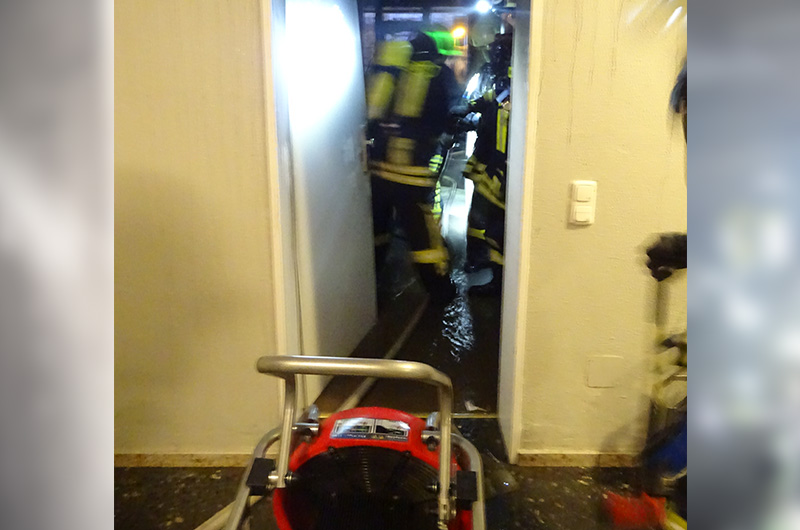 ez_2703_18_0007_DSC00873 luefter_vor_brandwohnung_nordring