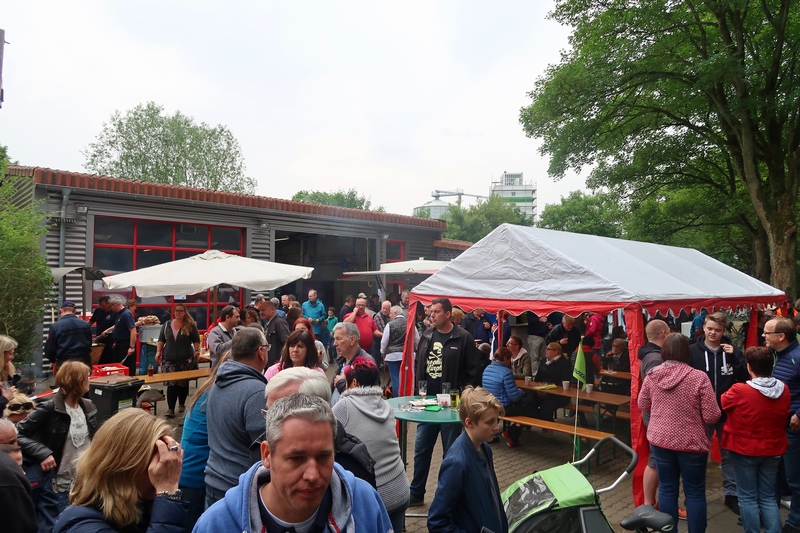 bst18_niep_fahrzeughalle