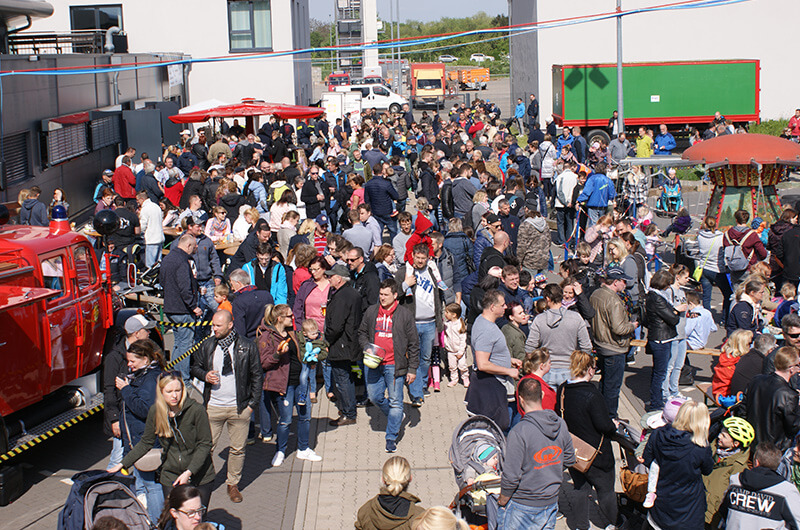 bst18_vly_zuschauer_hof_oldtimer
