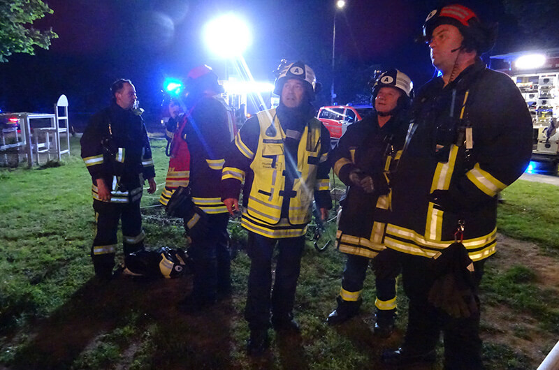 ez_2005_18_0001_DSC01163 ez_hochstr_wehrfuehrer_kollegen