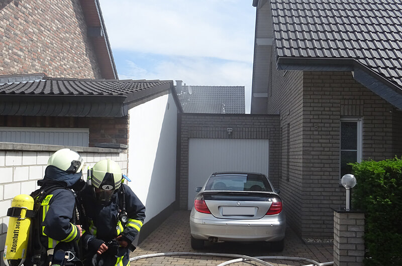 110618_agt_trupp_hofeinfahrt