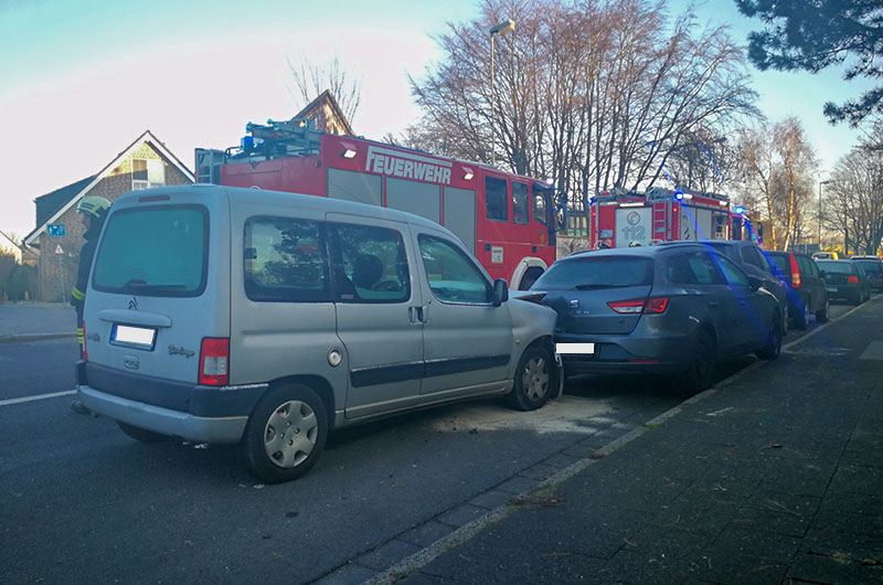 ez_2812_18_VU_0009 281218_unfallfahrzeug_aufgefahren