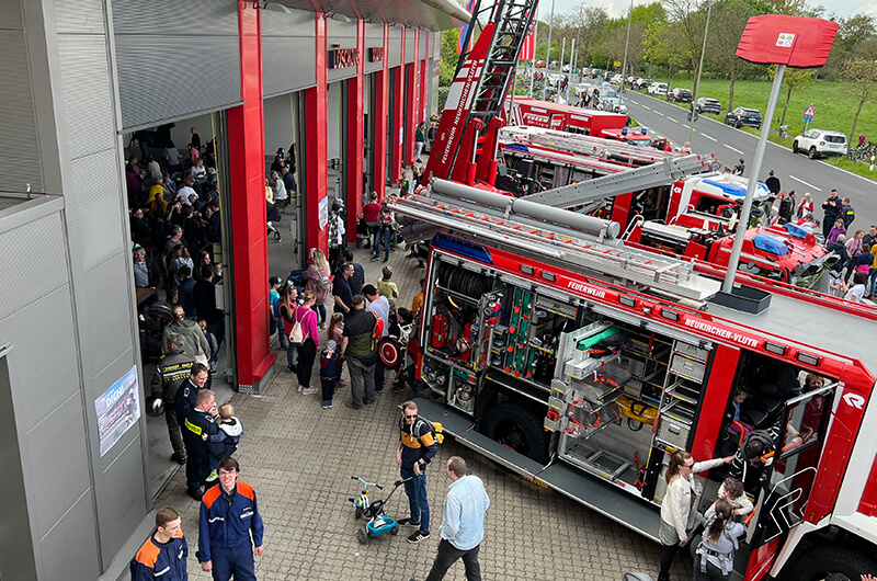 einsatzfahrzeuge_lz_vluyn_dlk_hlf20_tlf3000_gw_logistik